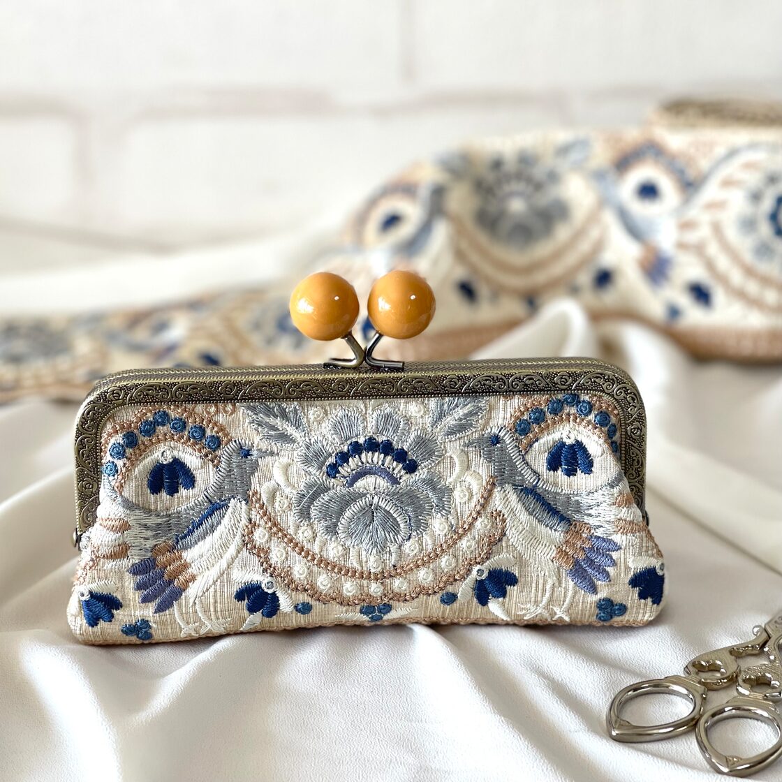 インド刺繍リボンで作るがまぐちポーチキット(アイボリー系) | PAY ID