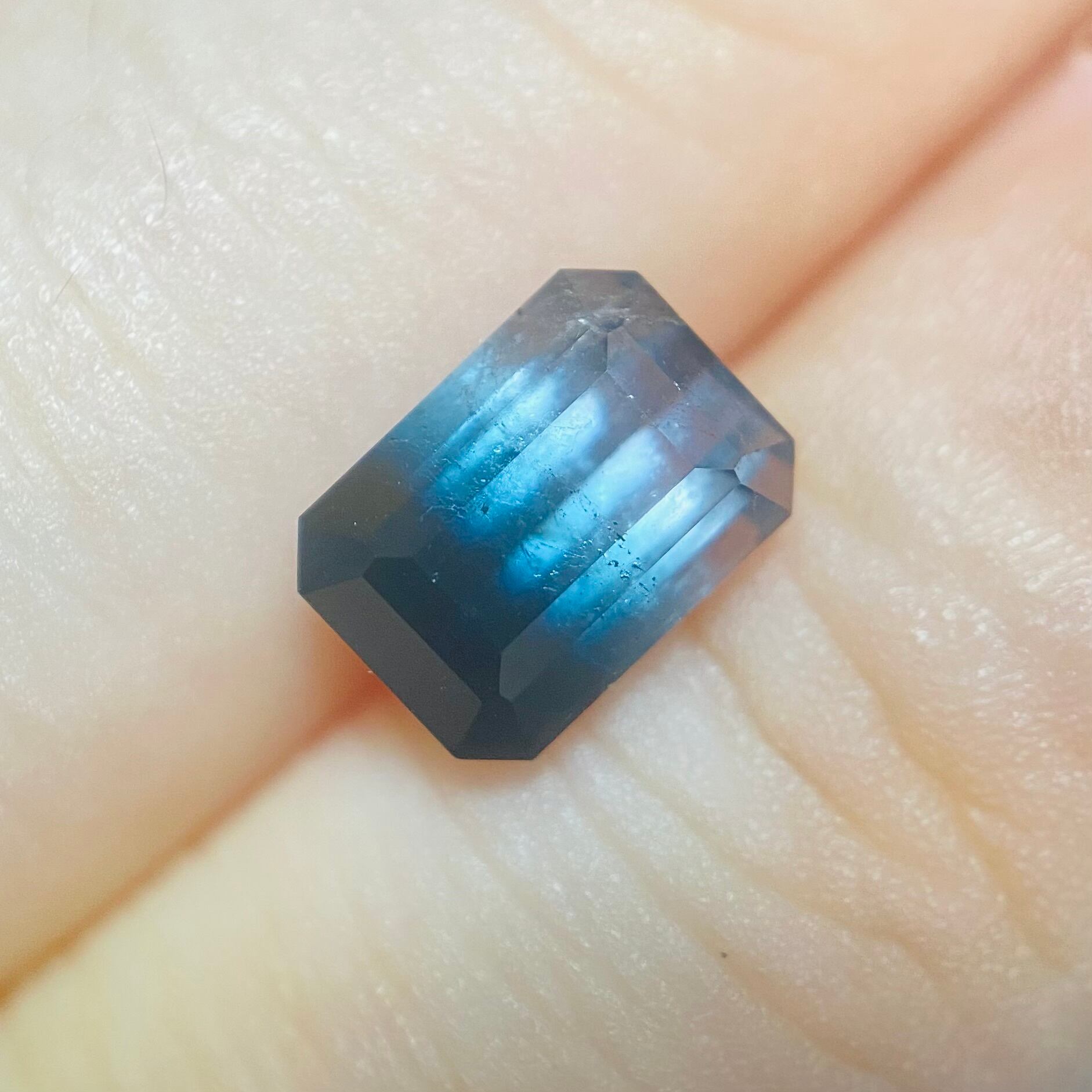 秋の夜長の澄んだ夜空 バイカラートルマリン