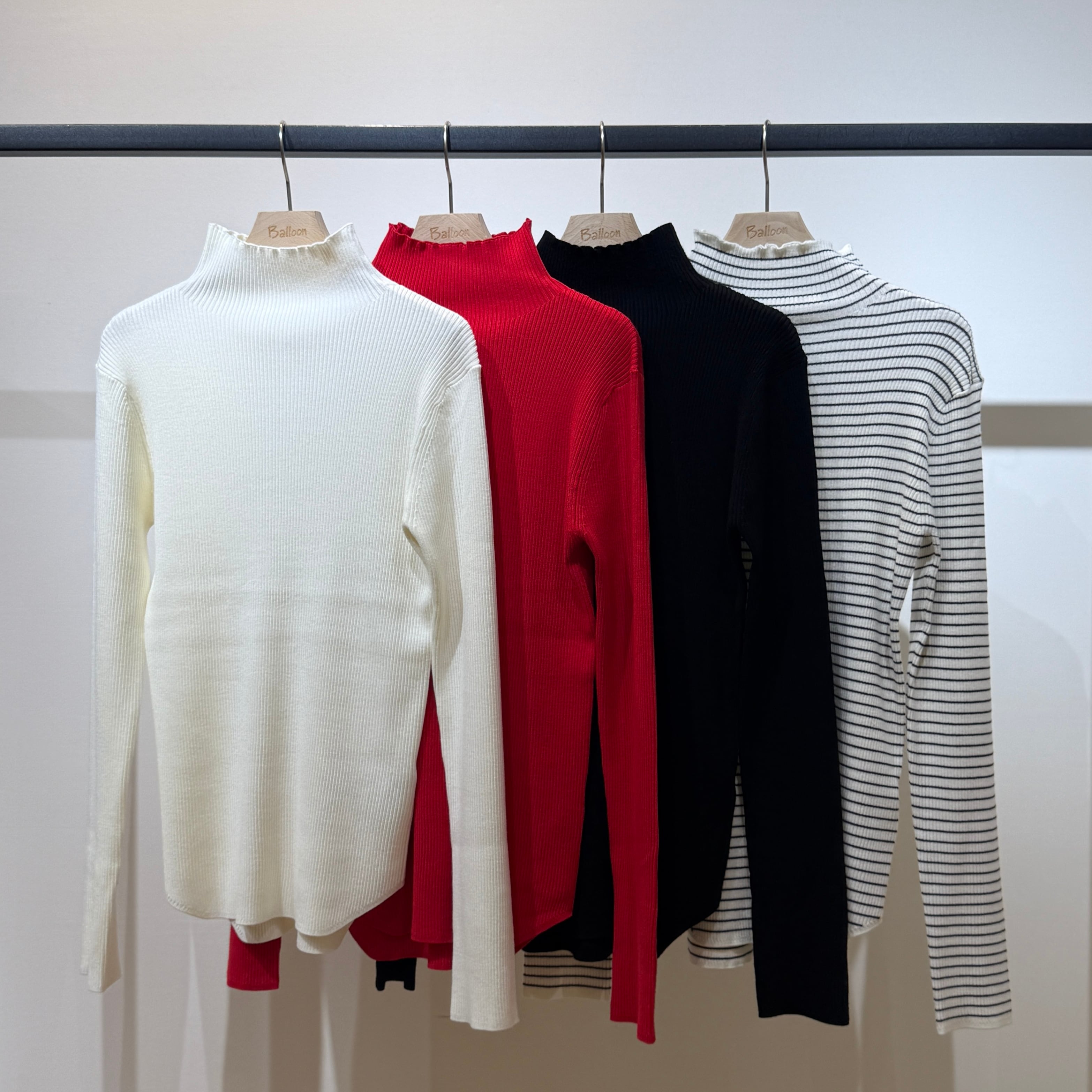 袖ボタンリブハイネックPO