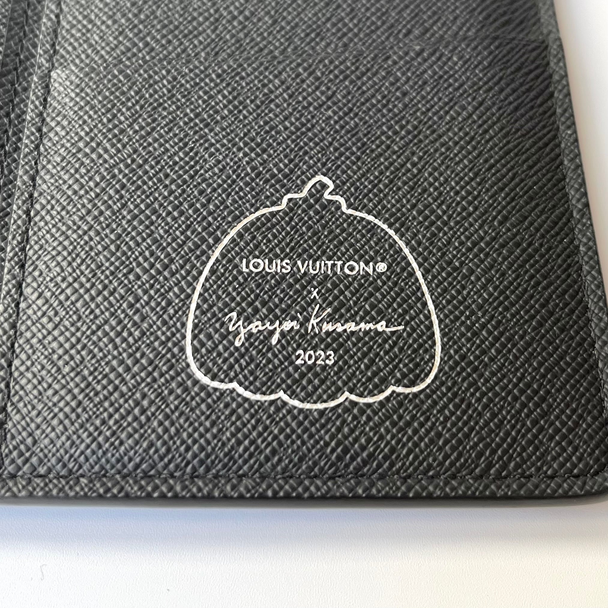 LOUIS VUITTON ルイヴィトン ポルトフォイユ・ブラザ 草間彌生