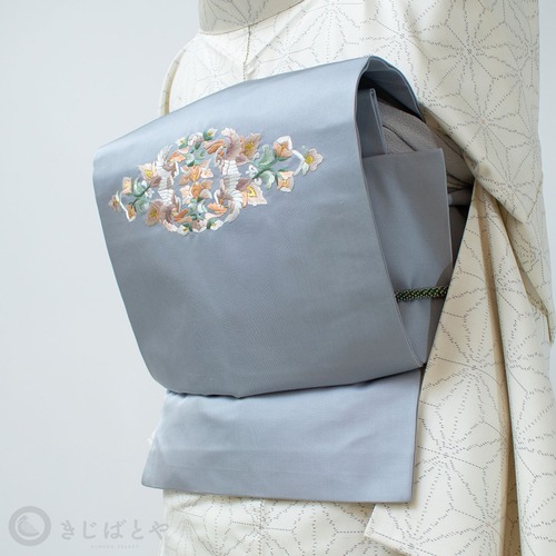 【H様ご予約品】正絹　空色鼠に刺繍のなごや