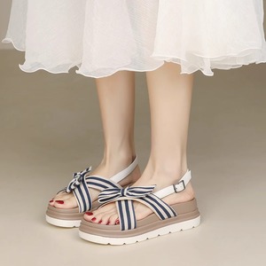 【送料無料】サンダル リボン フラット ストライプ ボーダー 厚底 大人可愛い シンプル エレガント カジュアル 大人上品 オシャレ お出かけ 旅行 オープントゥ 春夏 20代 30代 40代 女性用 レディース スタイリッシュ トレンド フェイクレザー ブルー ベージュ 青