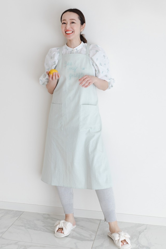 BEE MY GUEST APRON GREEN【THE BEESコラボ】
