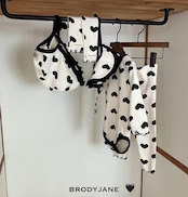 【取寄/韓国直送】Brodyjane ブラックハートボネット・スタイ・靴下|秋服|ベビー服|韓国子供服|26/AT
