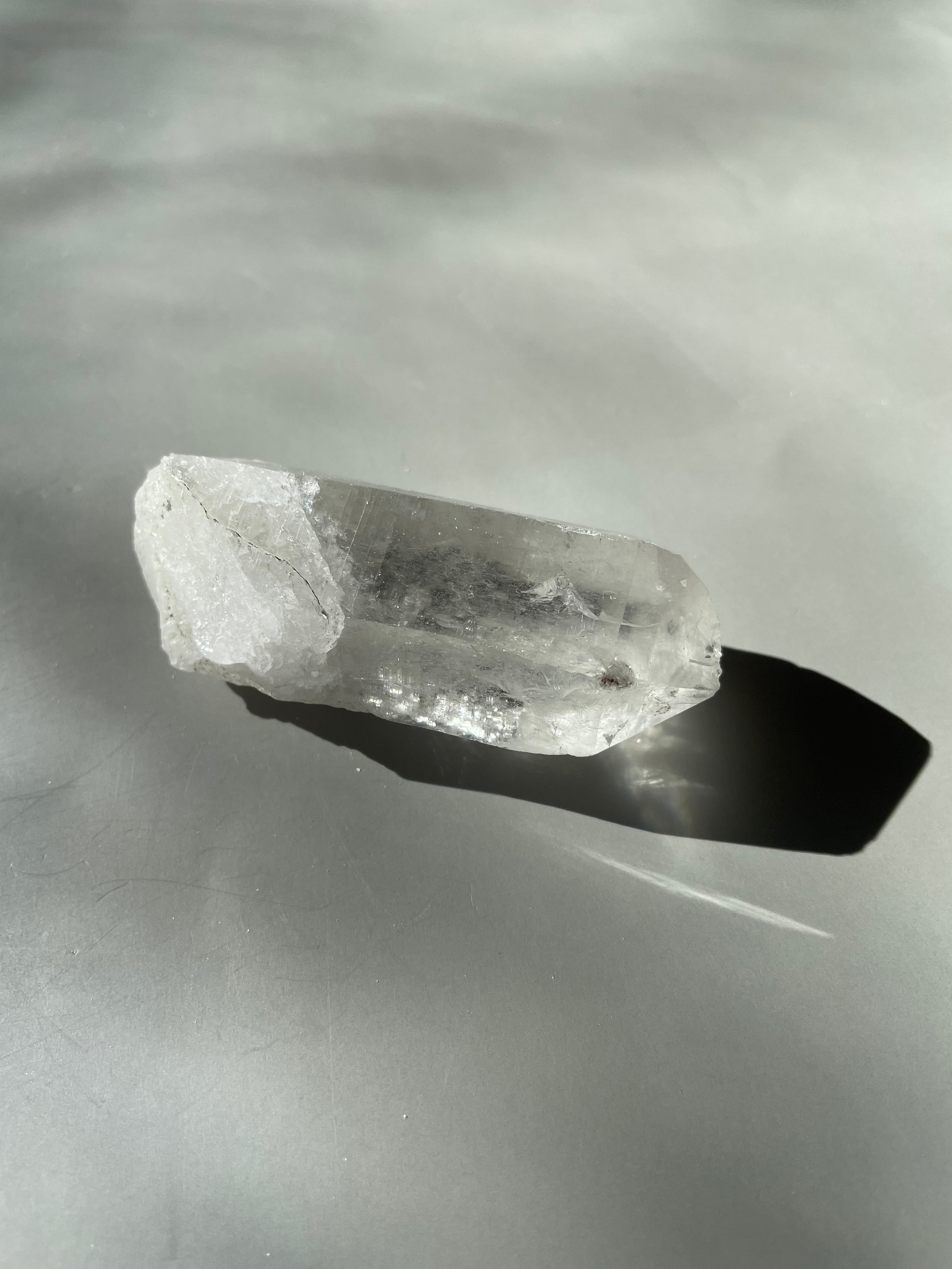 パキスタン　ギルギット　スカルドゥ産　ヒマラヤ水晶　DT 虹　セルフフィード