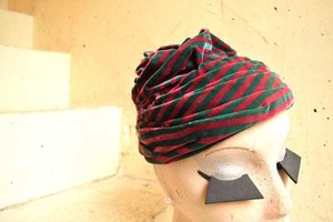 VINTAGE　green x wine red border velor hat