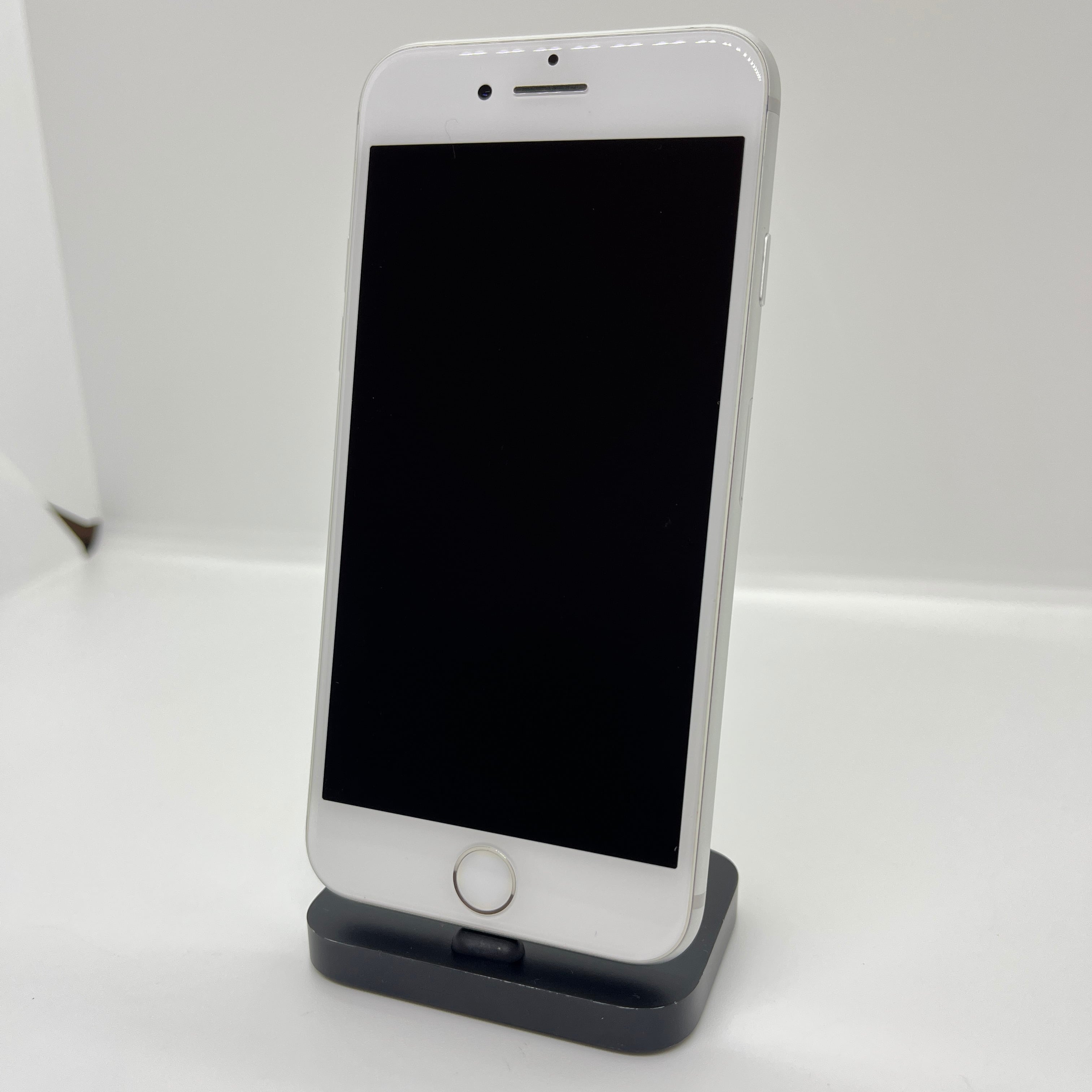 バッテリー最大容量100％】iPhone8 256GB シルバー【SIMロック解除済み