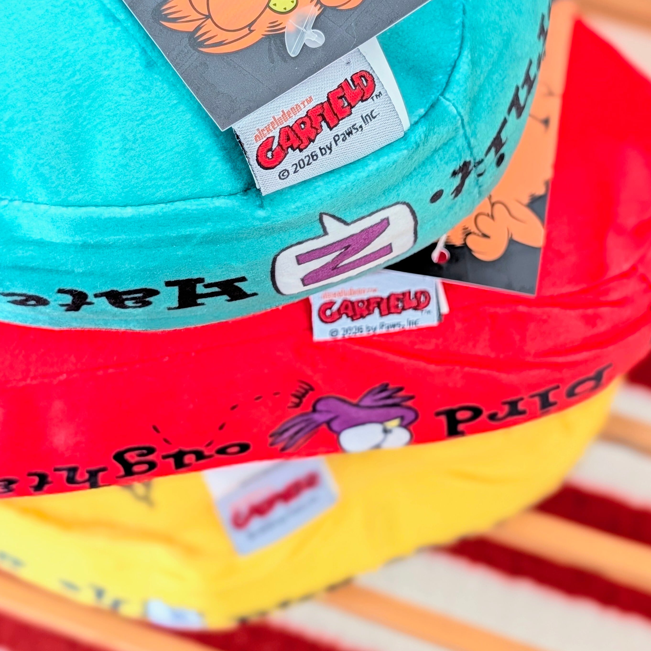 ✨️お昼寝のお供に(⁠^⁠^⁠)✨️【 MINI DIECUT CUSHION ミニダイカット クッション 】Garfield （ ガーフィールド ）/ VINTAGE風〚アメリカン雑貨 アメトイ〛