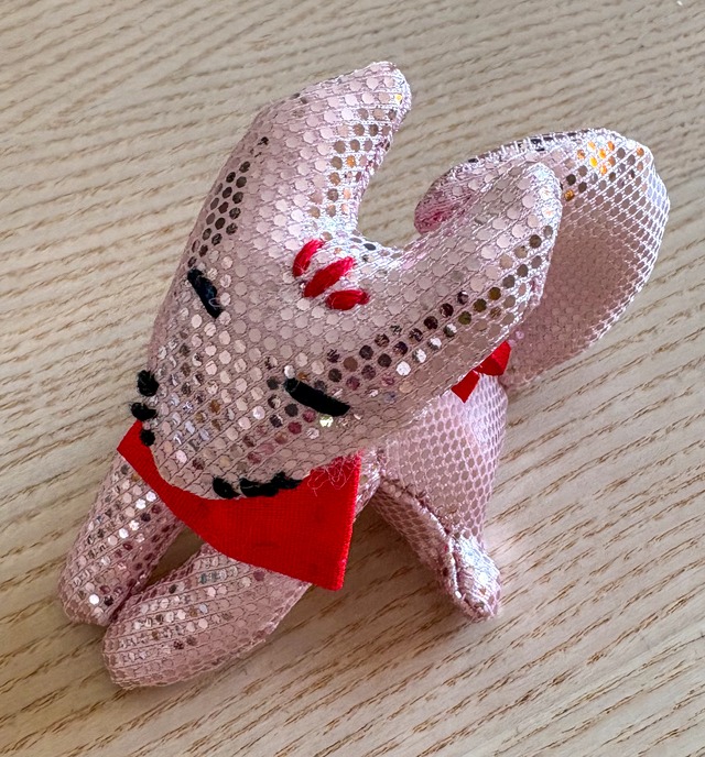 バレンタインデーに生まれたピンクのお稲荷さま