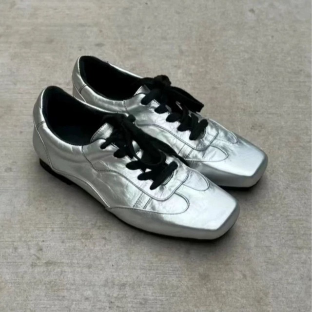フラットメタリックスニーカー　0543