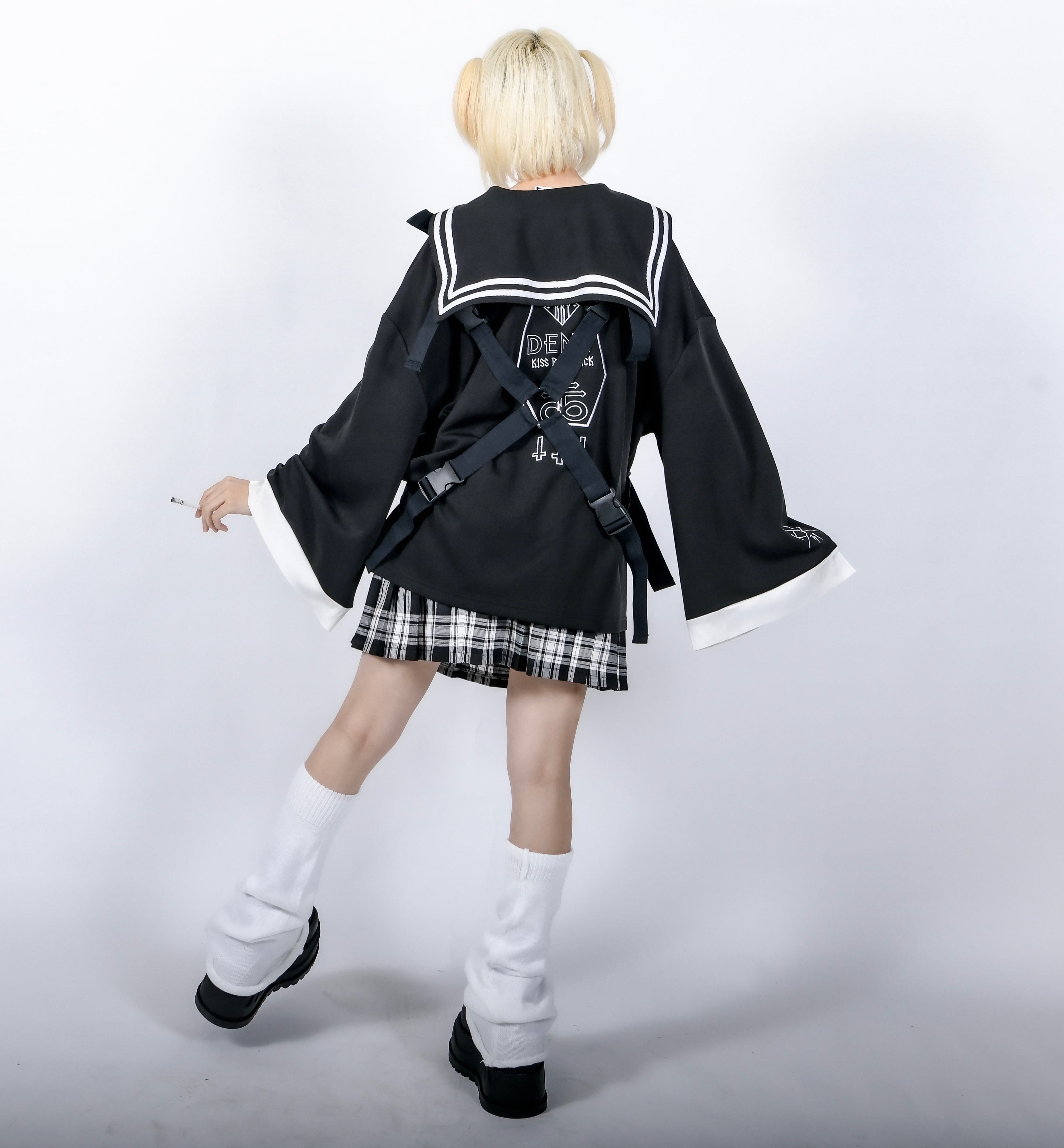 展示品「DENY」 | KRY clothing