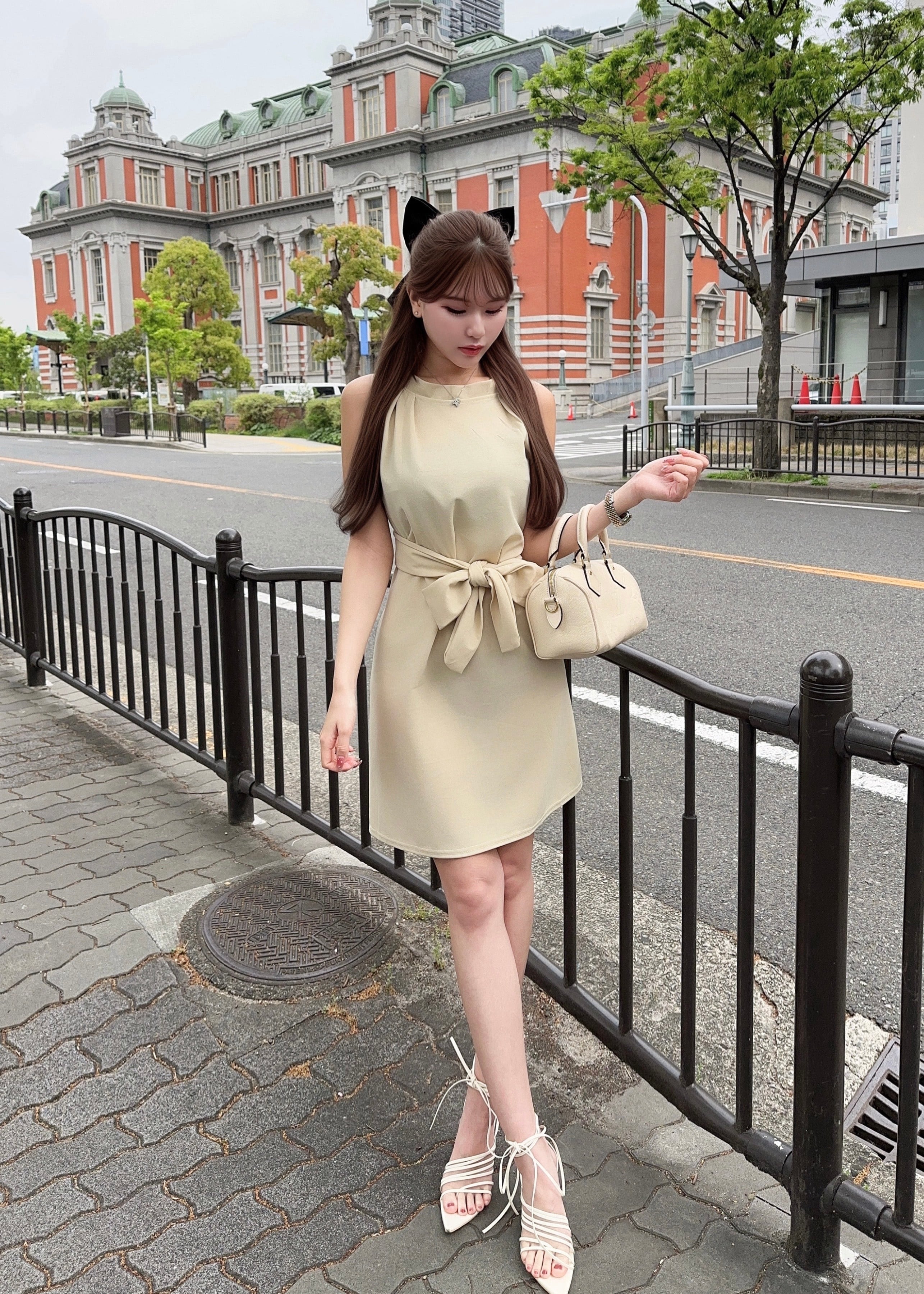ホルターネックミニワンピース【LITE BEIGE】 | mialys