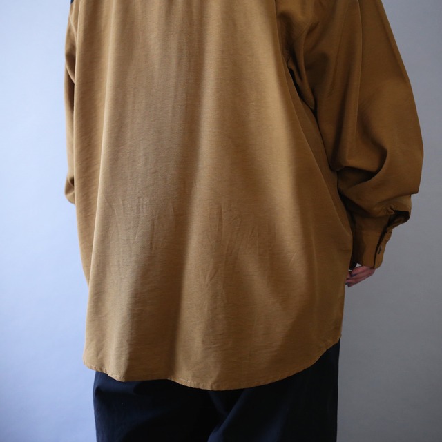 "刺繍" bi-color switching design over silhouette band-collar minimal shirt