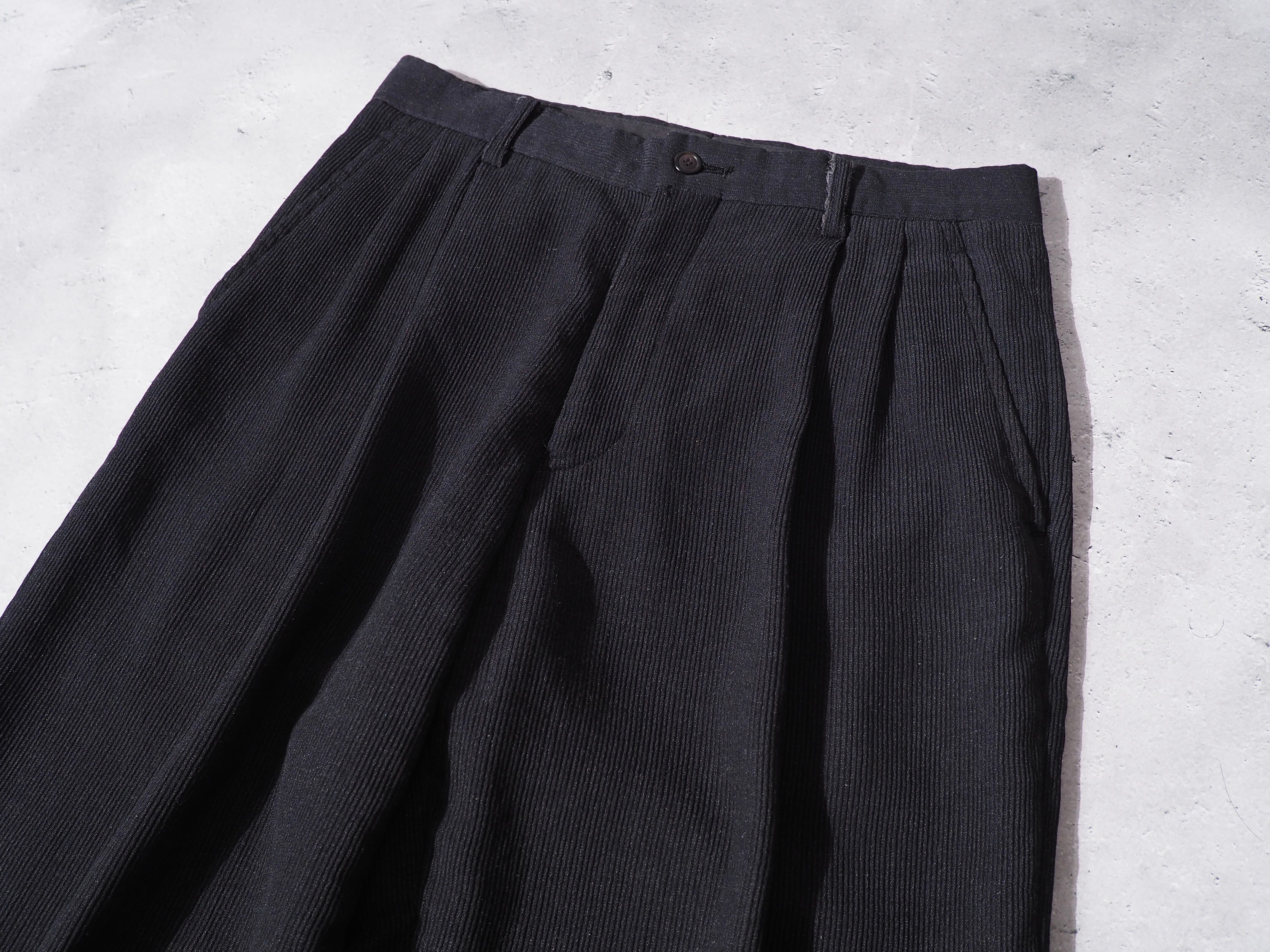 ” ISSEY MIYAKE MEN ” pleats line design two tuck dark gray slacks pants