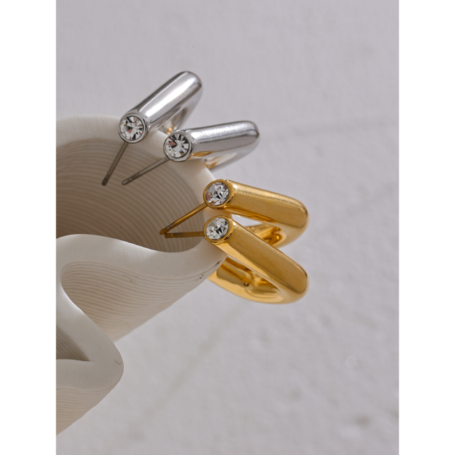 T27 - Bold Curve U Hoop