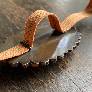 アンティーク　桜楓散らし雲錦の大きな帯留め