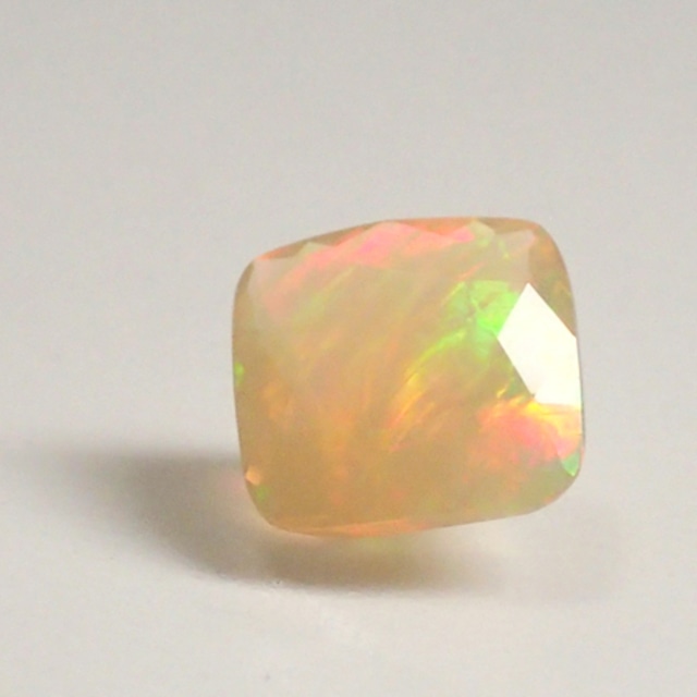 V531 ハイドロフェーンオパール　0.58ct