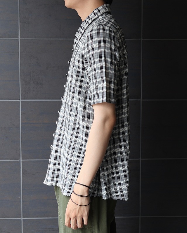 Covered button check shirt