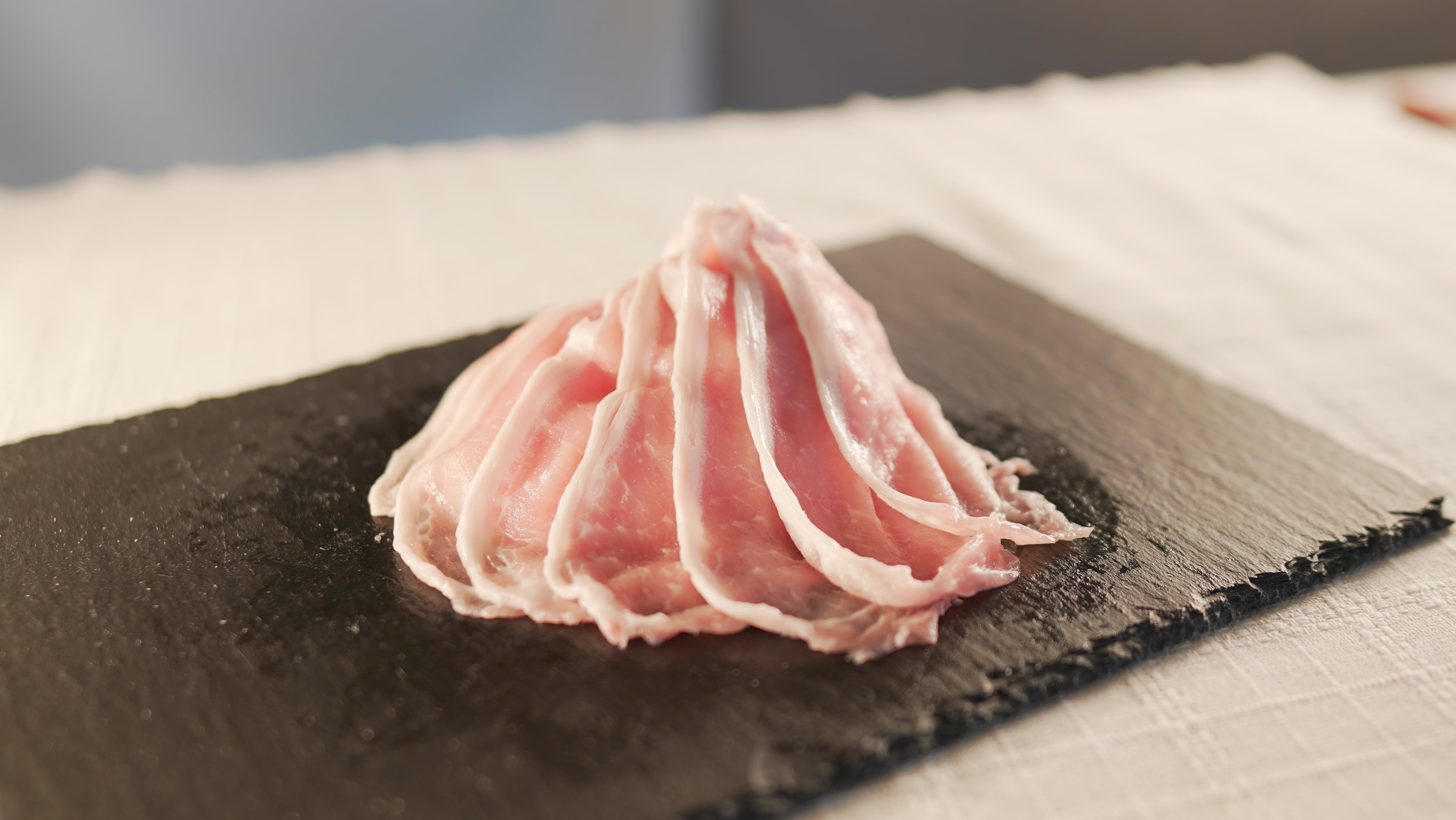 ギガ盛り計4kg　力豚　もも肉スライス200ｇ×20パック　高知県大月町の特産品通販「おおつきマルシェ」