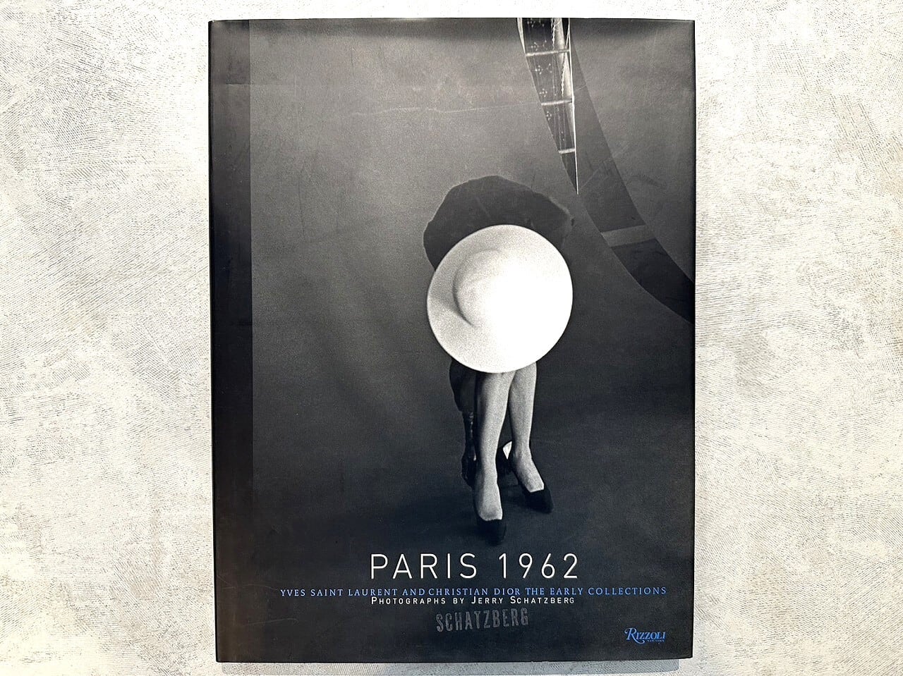 【VF353】Paris 1962: Yves Saint Laurent and Christian Dior, The Early Collections /Jerry Schatzberg