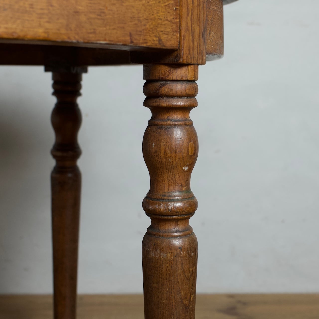 Dining Table / ダイニングテーブル〈ラウンドテーブル・テーブル