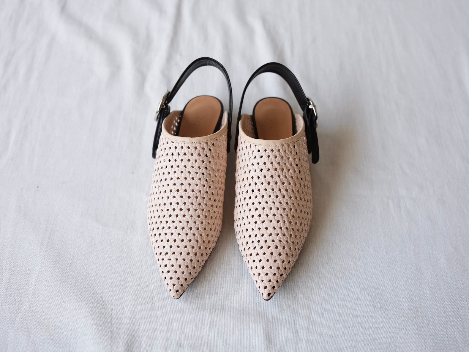 pelleq “ frame sling shoes” natural | Lapel online store