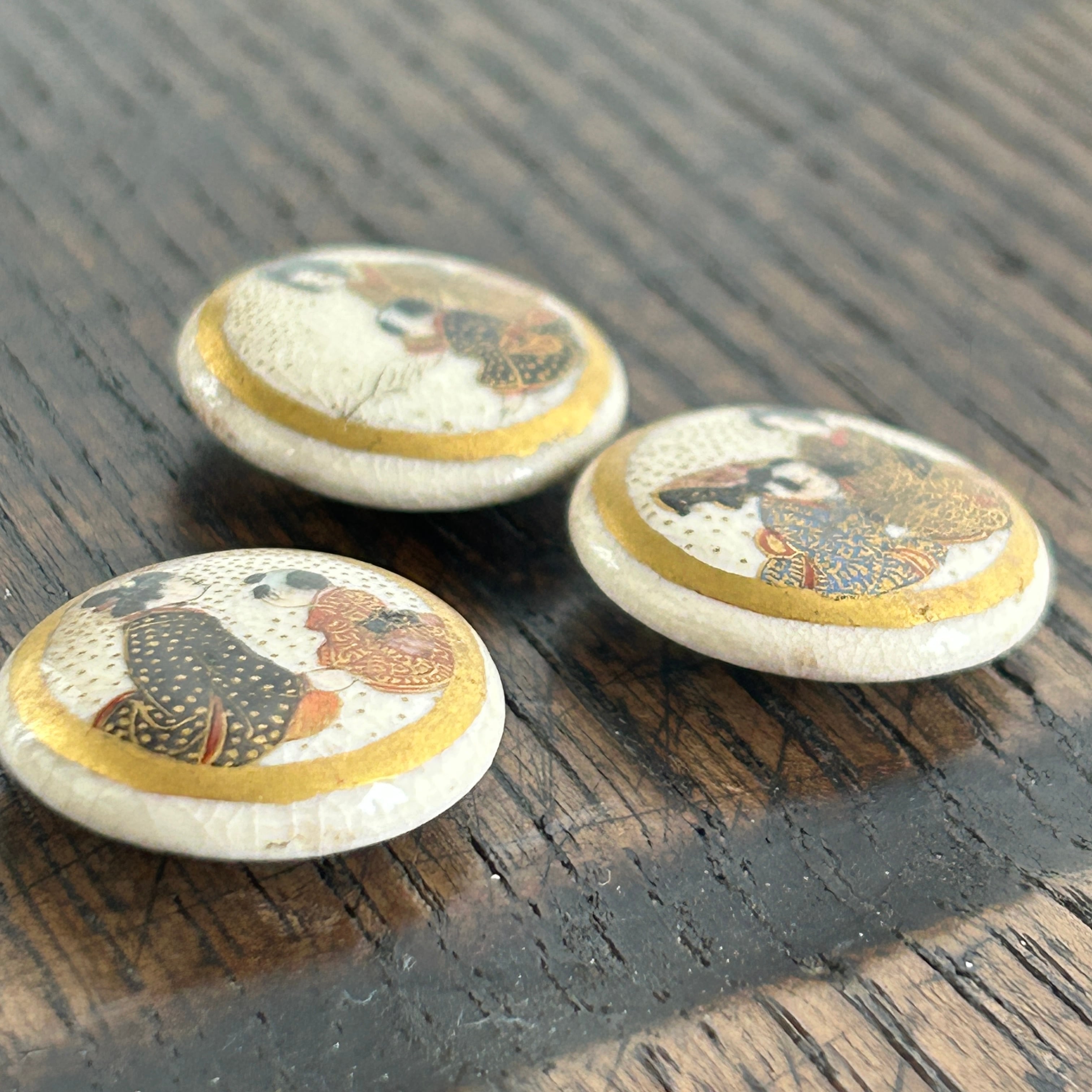 アンティーク　明治の里帰り薩摩ボタン　小3個セット