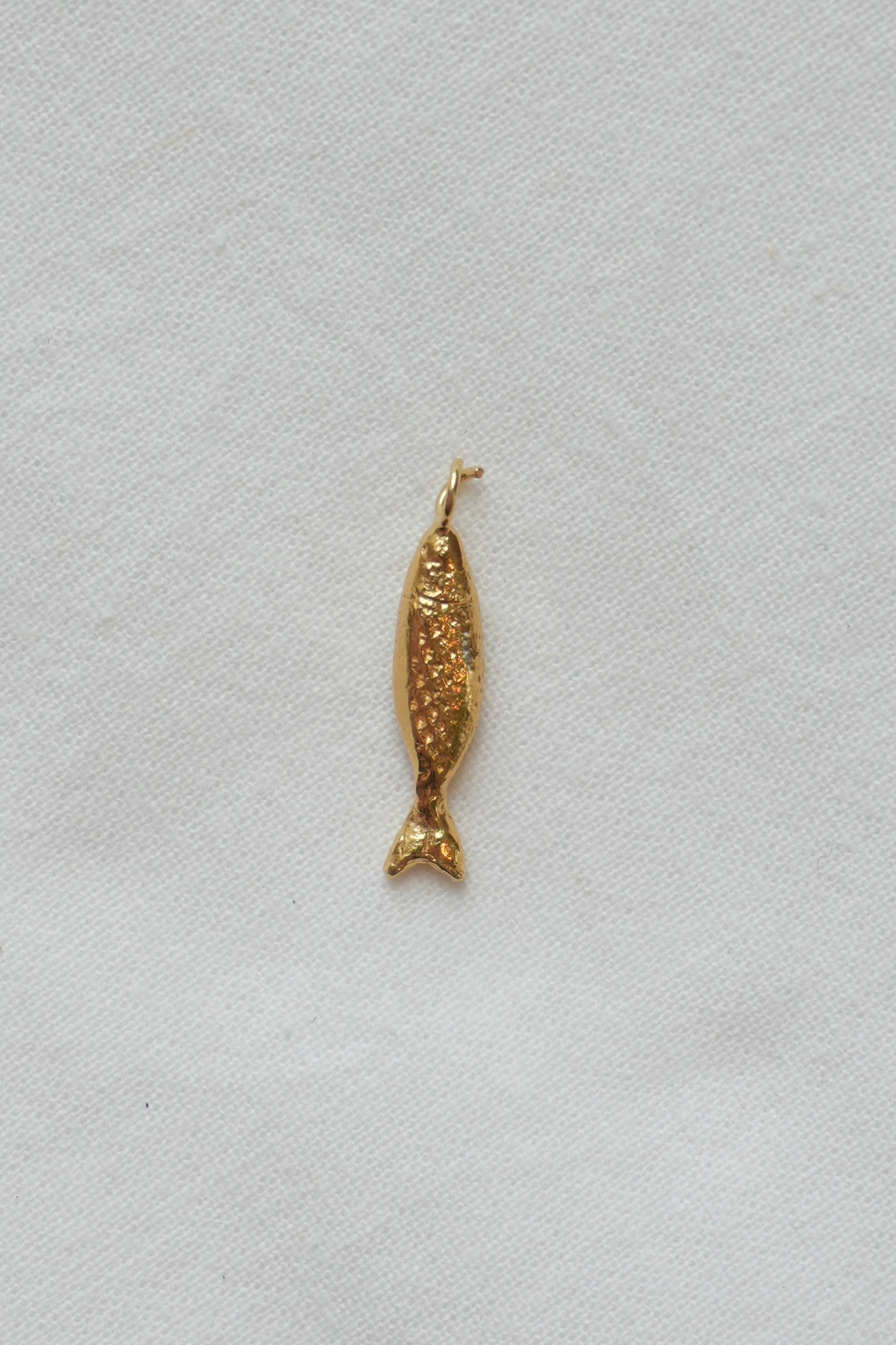 charm" sakana " ( gold )
