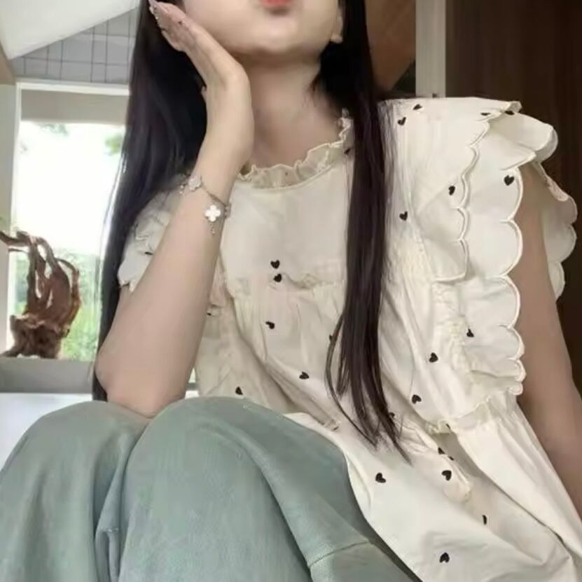 ハート柄スカラップスリーブブラウス