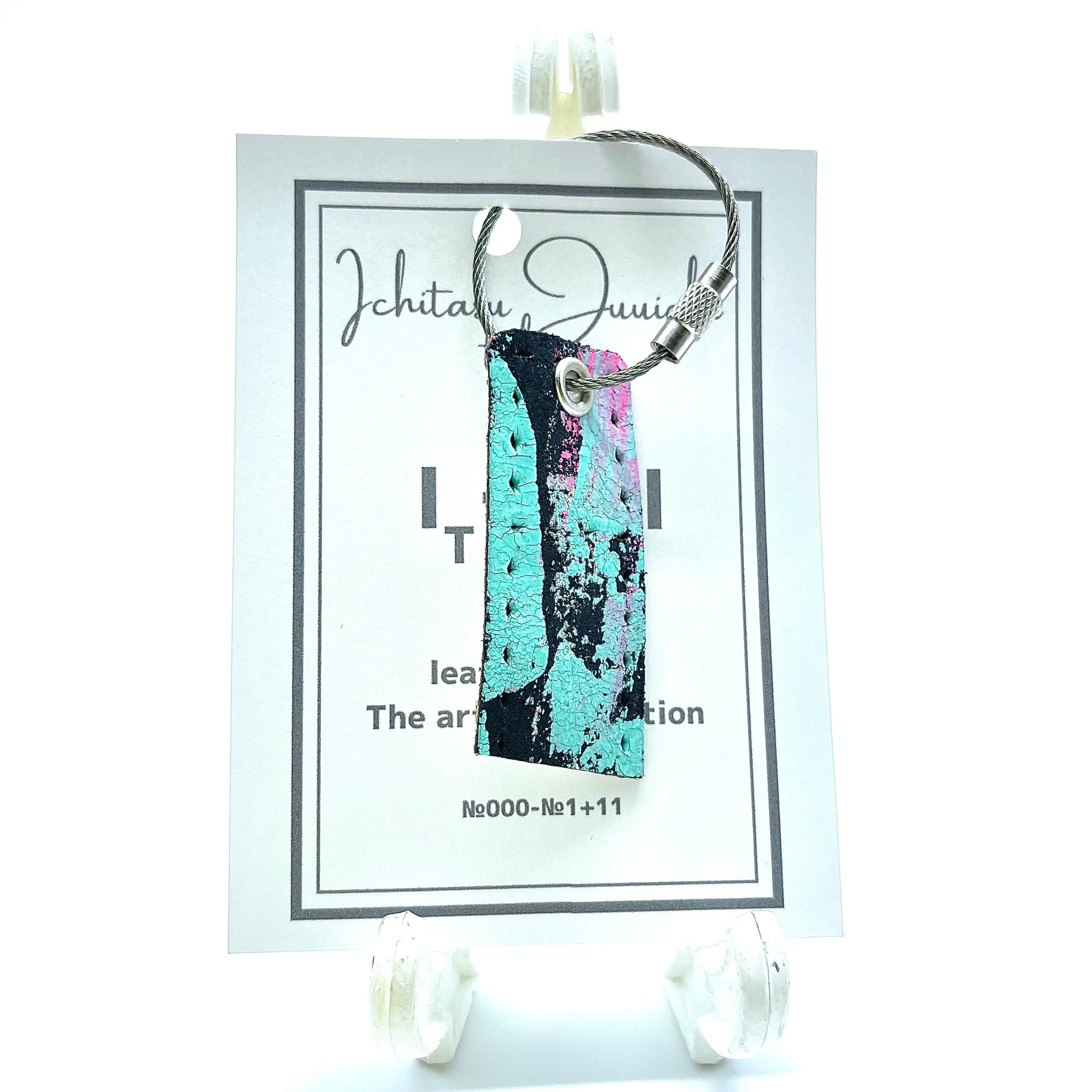 革キーチャーム　エメラルドグリーンのかすれ　本革