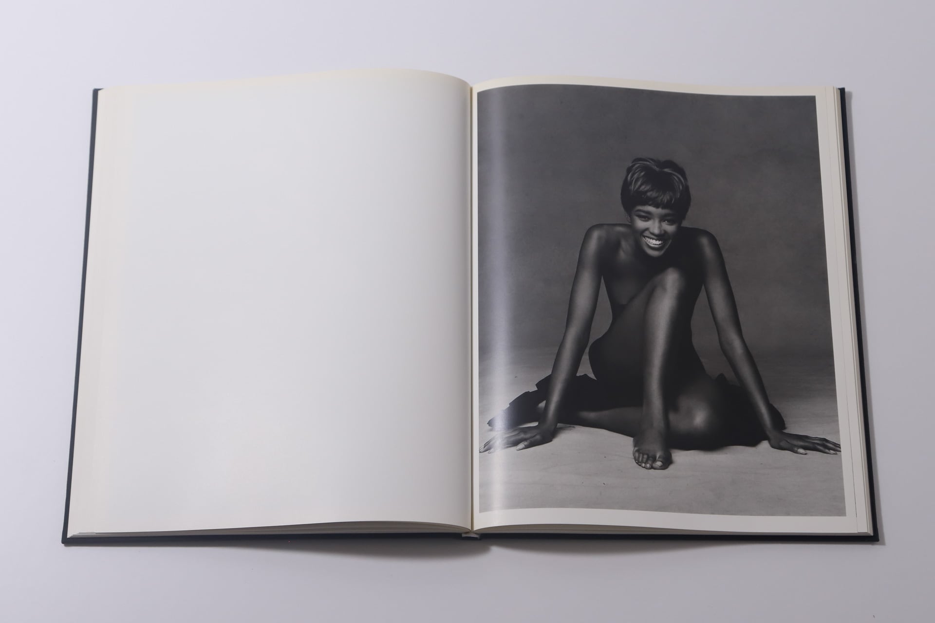 Photographs / Patrick Demarchelier | CROSS_BOOKSHELF | VISIONAIRE