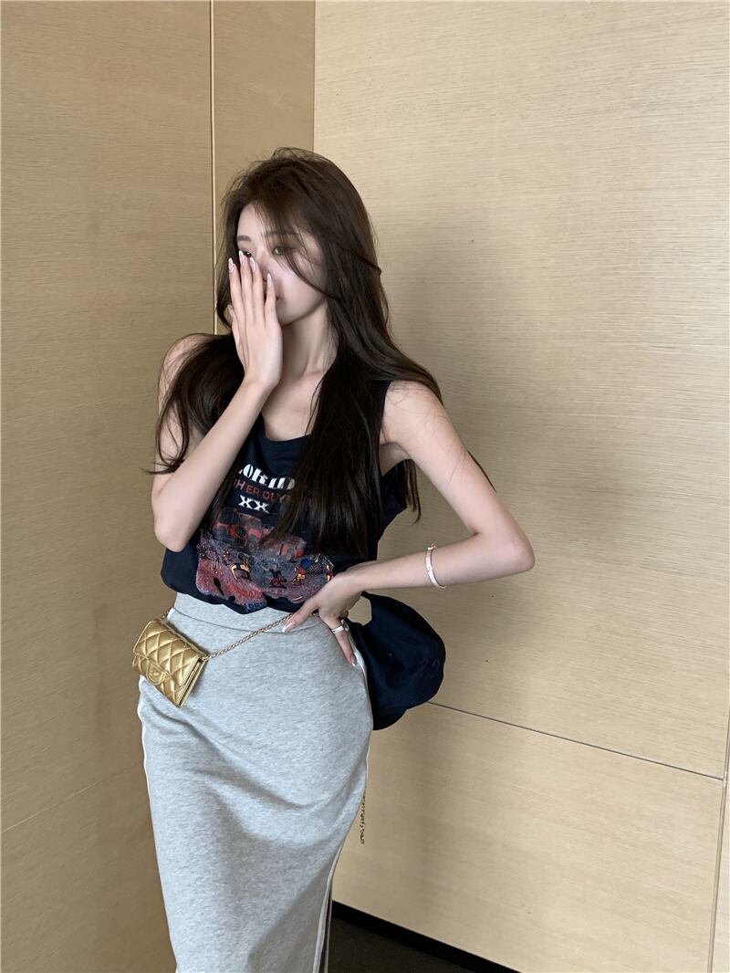 Tシャツ 薄手ルーズブラックノースリーブサマースタンダードトップス レトロ 大人ガーリー スウィート キュート カジュアル 夏物 ヨーロピアン ブラックストロベリース37336363341