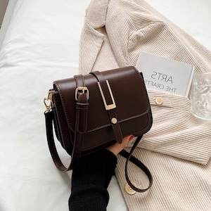 retro arrow square bag