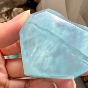 透け感とブルーが美しい*アクアマリン*ファセットハート型09*天然石インテリア*置き物