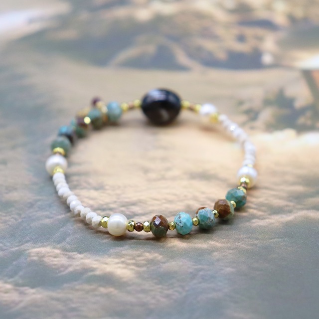 【Be Loved Turquoise】白蛇天珠×ターコイズ×パール×マグネサイト ブレスレット