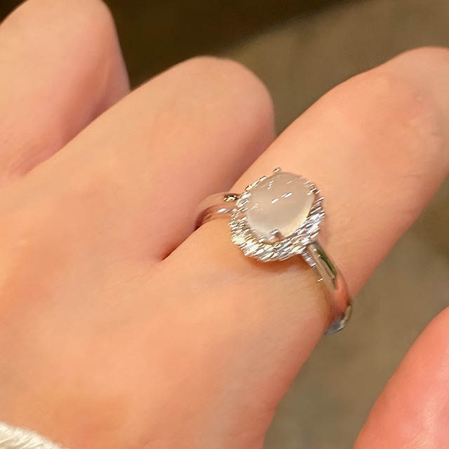 Beforeシンプルな白玉リング
