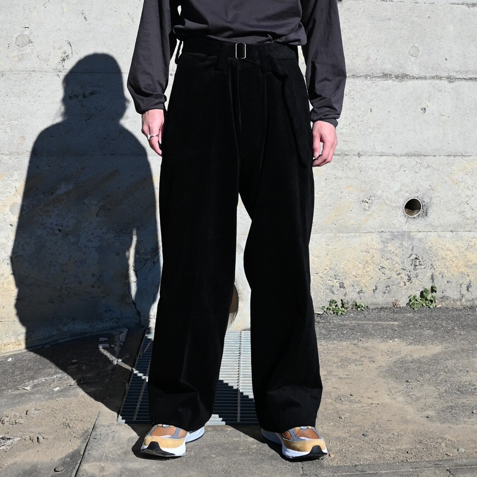 INTERIM / 9W LINEN COTTON CORDUROY BELTED MIL BAGGY TROUSER | GANKO