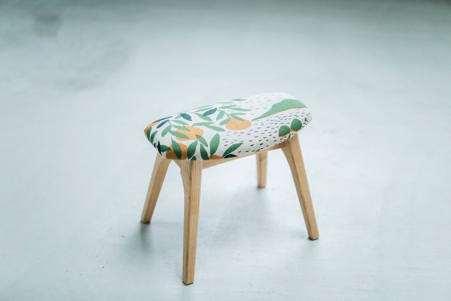 ミナペルホネン dop タンバリン 丸スツール 【イエローグ】 椅子 オットマン 楽天市場】【即納在庫あり】全4色 ミナペルホネン タンバリン