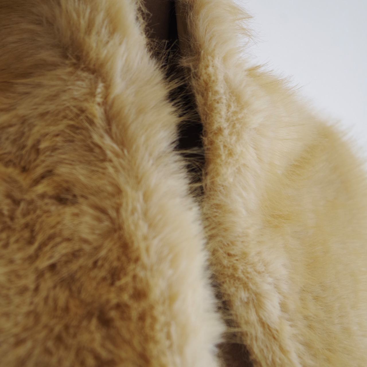 LOEFF  Fur Reversible Triangle Scarf