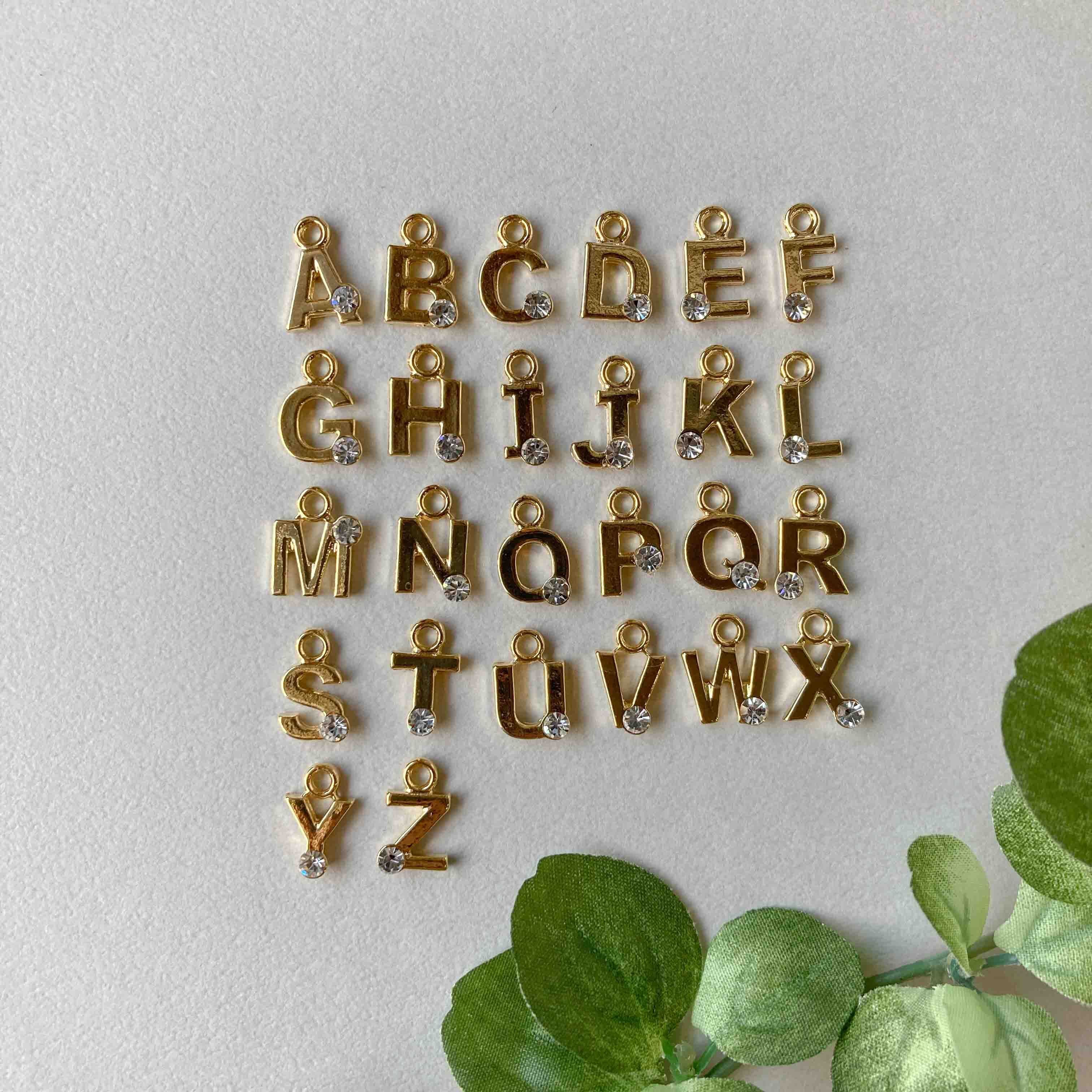ビジュー付きアルファベットチャーム(ゴールド)