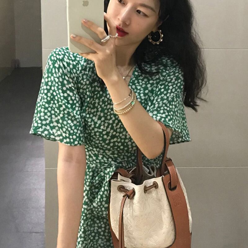 ラッフルドレス サマーVネックウェストショートグリーンスカート レース 夏物 レースアップ ビッグFスモールZ韓国46112099502