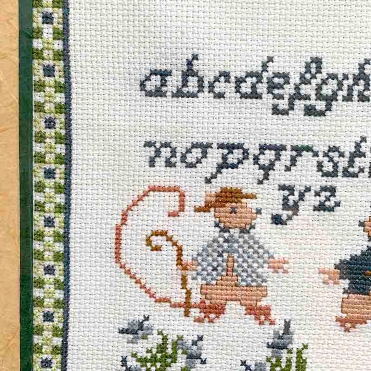 刺繍　クロスステッチ　額もの　イソップ　街のネズミ田舎のネズミ　アルファベットABC 12otcf72