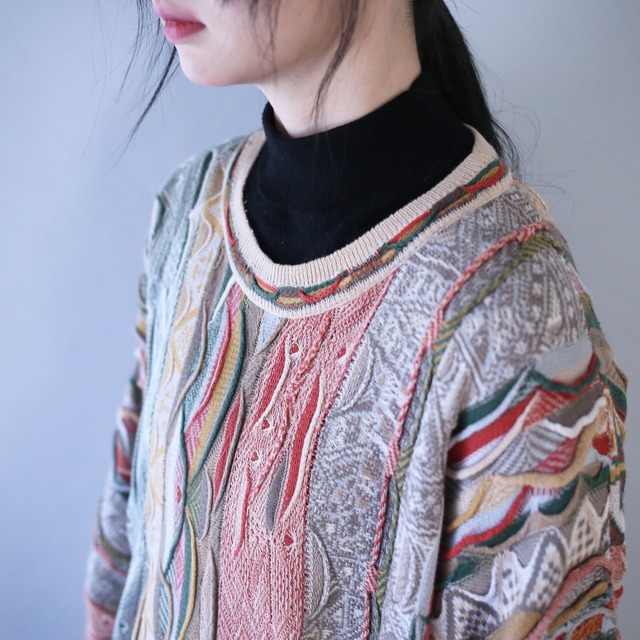 psychedelic coloring "3D" knitting pattern over silhouette sweater
