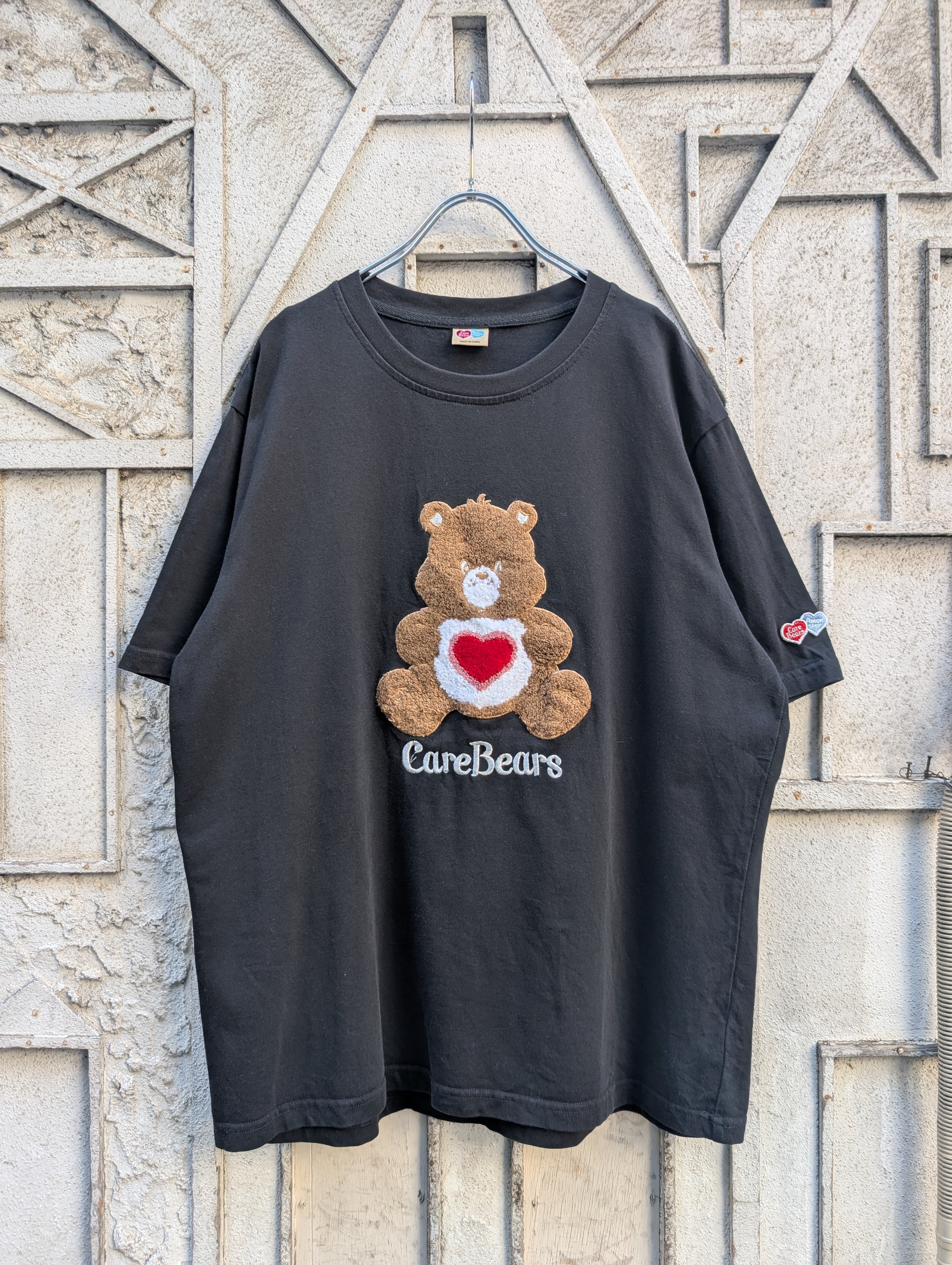 "CARE BEARE" wappen tee
