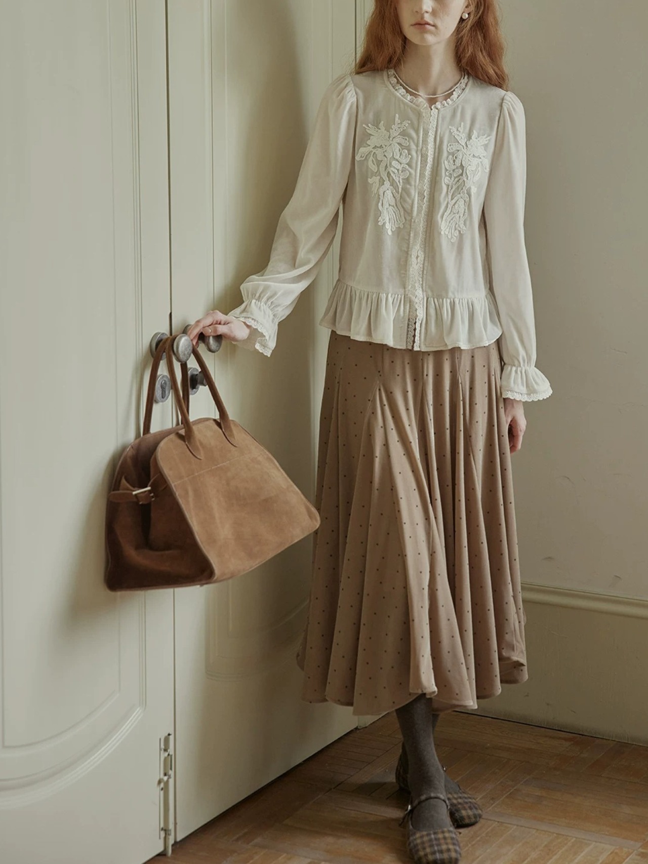 Ancien Velour Lace Frill Blouse F0842