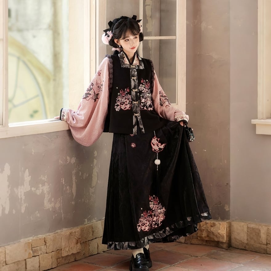 和ロリータ 3点セット 桜刺繍×広袖 着物風 黒×桜ピンク｜WithU