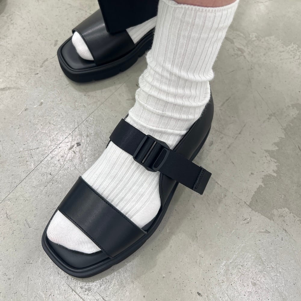 BEAUTIFUL SHOES/ビューティフルシューズ・ONE-STRAP SANDALS | a flat