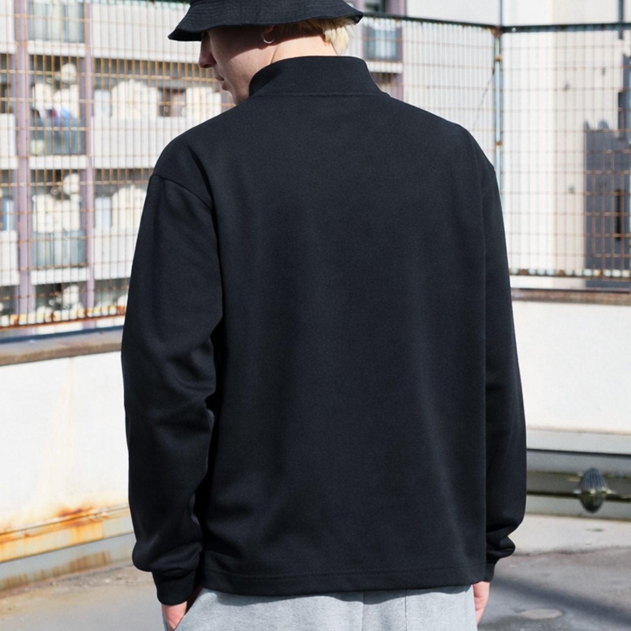 スタンドカラートップス