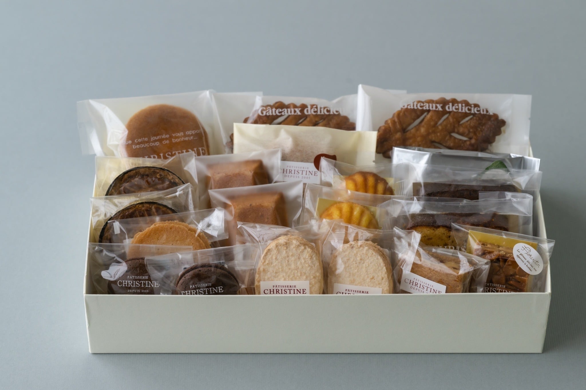 基礎化粧品詰め合わせ 焼き菓子の詰め合わせ | christine