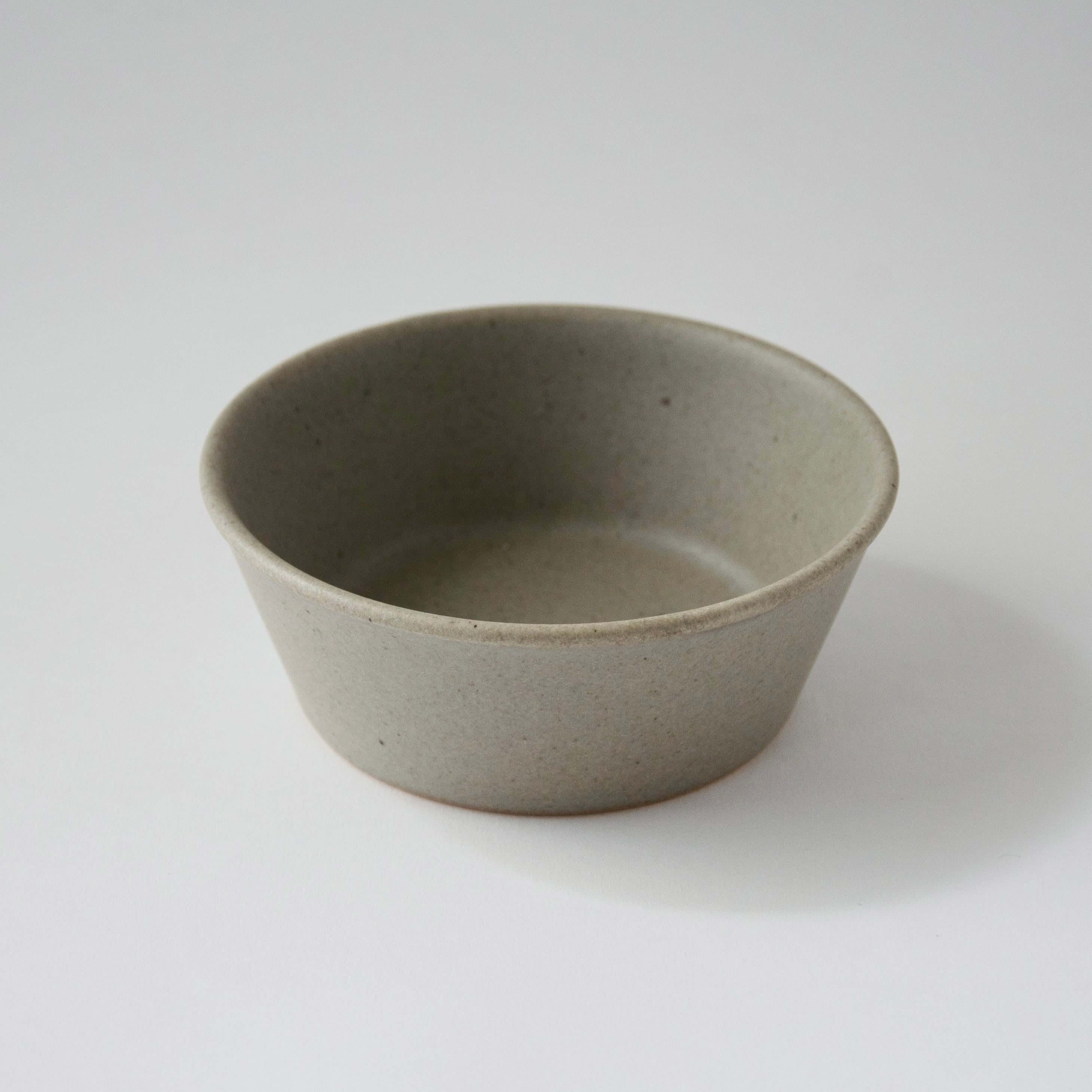 堅田貴治 切立鉢（灰） | まちのシューレ963 STORE